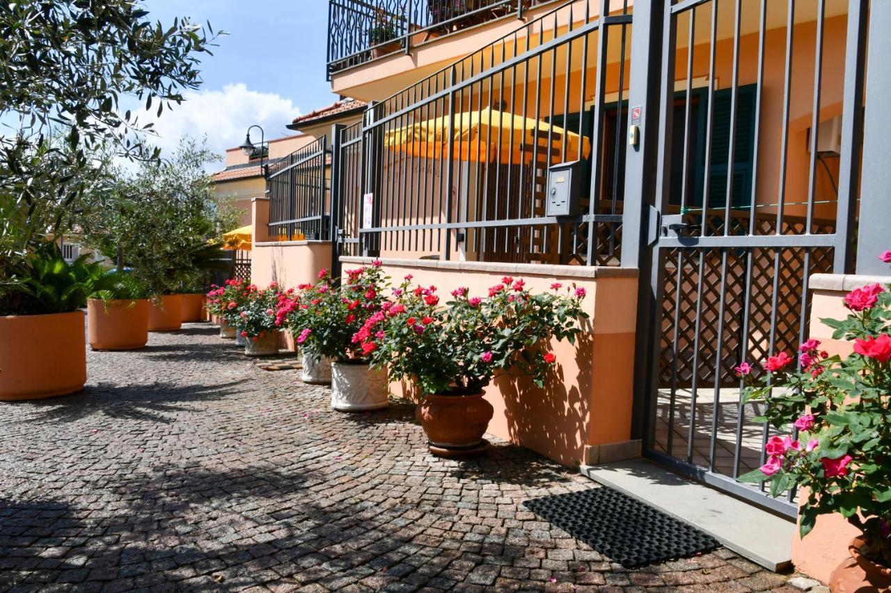 Вилла Gli Angeli Agriturismo Cisano sul Neva Экстерьер фото