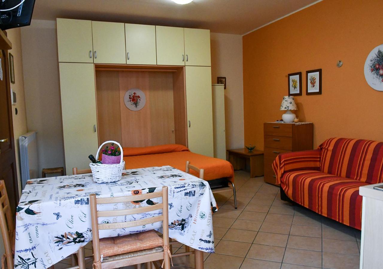 Вилла Gli Angeli Agriturismo Cisano sul Neva Экстерьер фото
