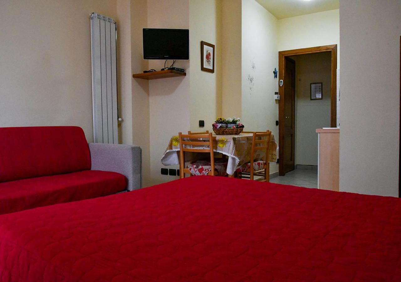 Вилла Gli Angeli Agriturismo Cisano sul Neva Экстерьер фото