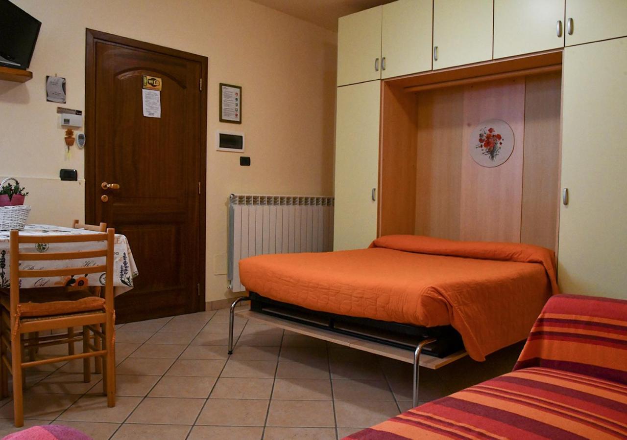 Вилла Gli Angeli Agriturismo Cisano sul Neva Экстерьер фото