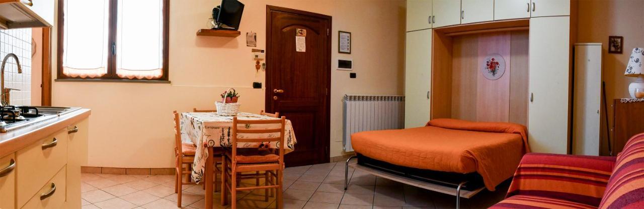 Вилла Gli Angeli Agriturismo Cisano sul Neva Экстерьер фото
