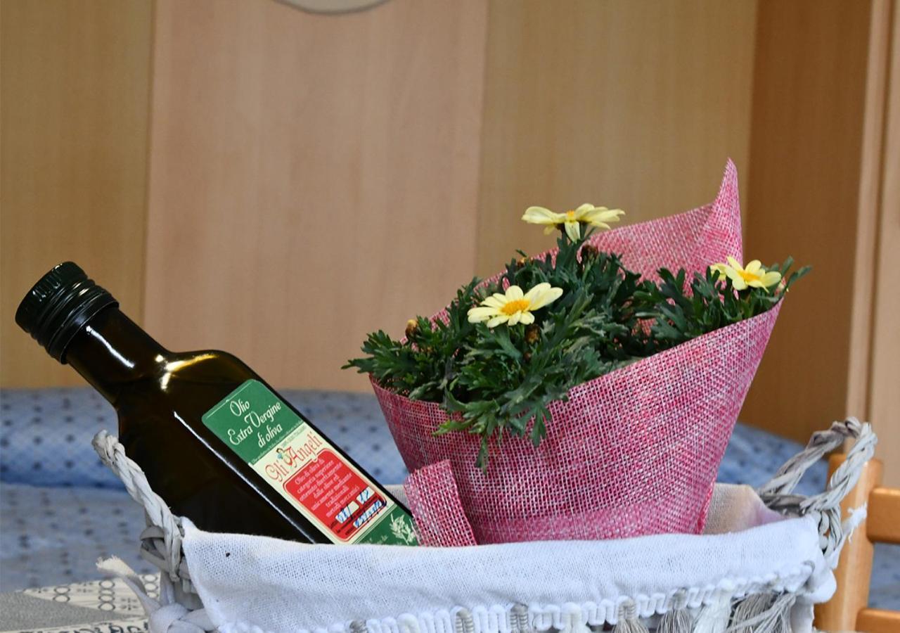 Вилла Gli Angeli Agriturismo Cisano sul Neva Экстерьер фото